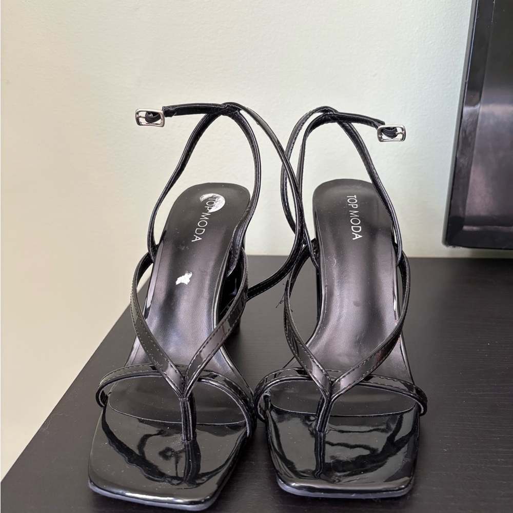 TOP Moda Women's Glossy Black Heels